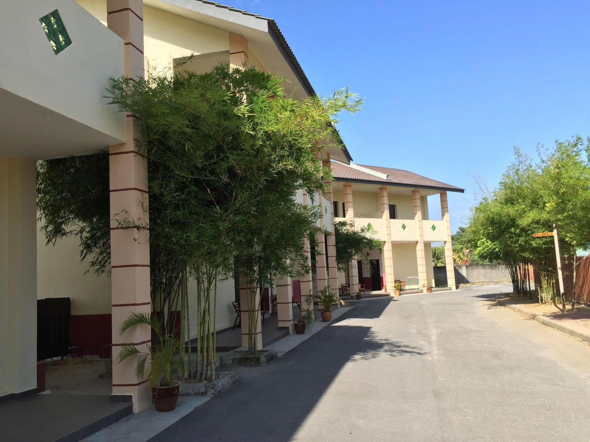 Adina Drive In Motel Langkawi Exterior foto